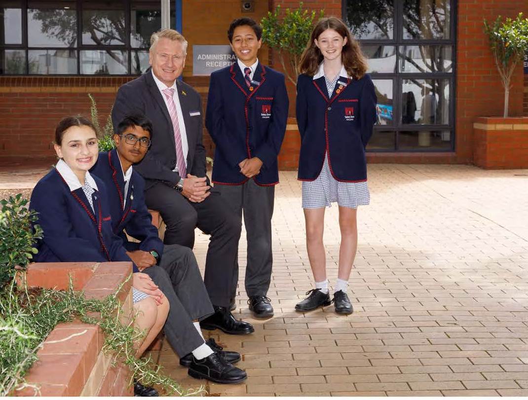 /uploaded_files/media/gallery/1648772922Middle Years Captains & Principal.jpg